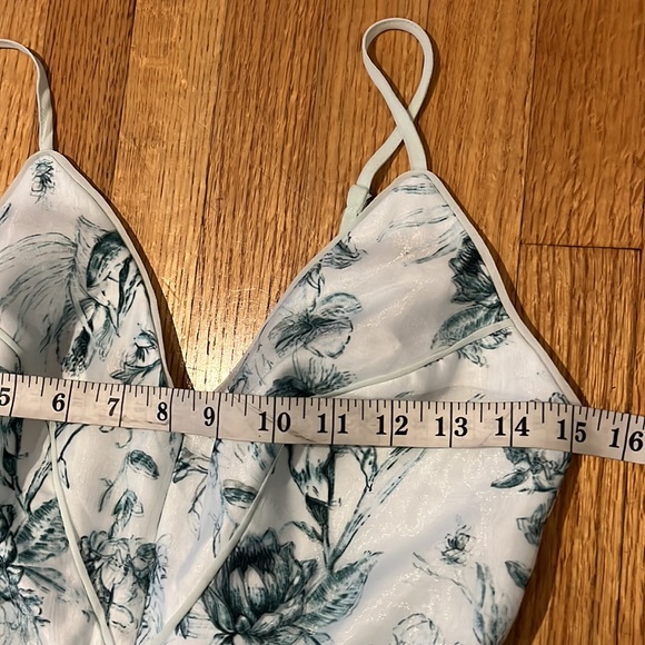 UO  silence  + noise 3D Floral Cocktail Party Fit + Flare Mini Dress - Picture 7 of 15